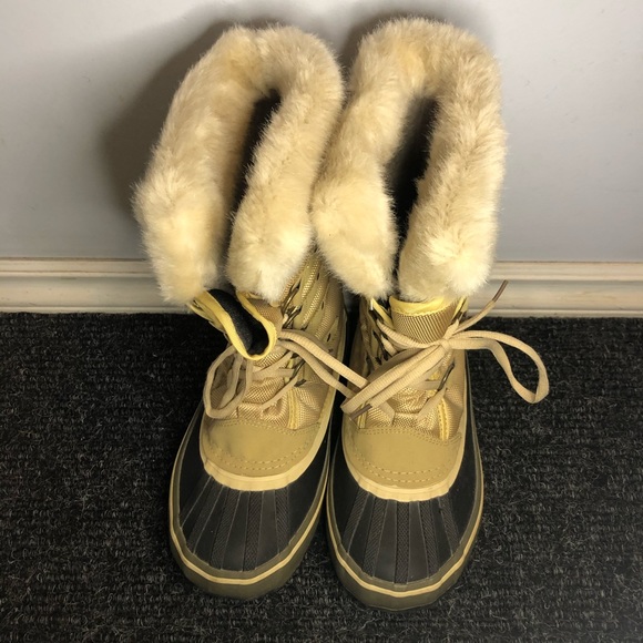 Women’s Winter Boots - Picture 3 of 4